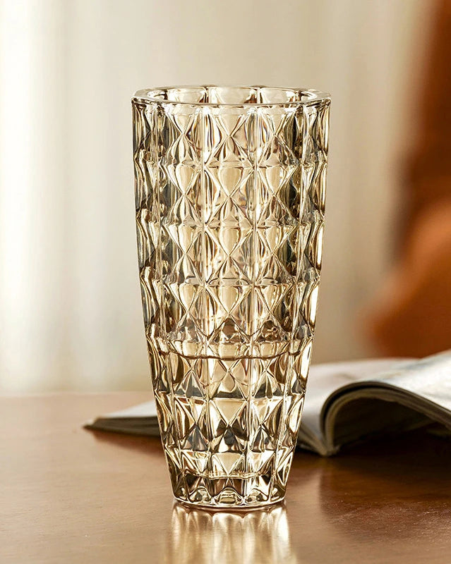 Elegant Diamond Pattern Clear Glass Vase